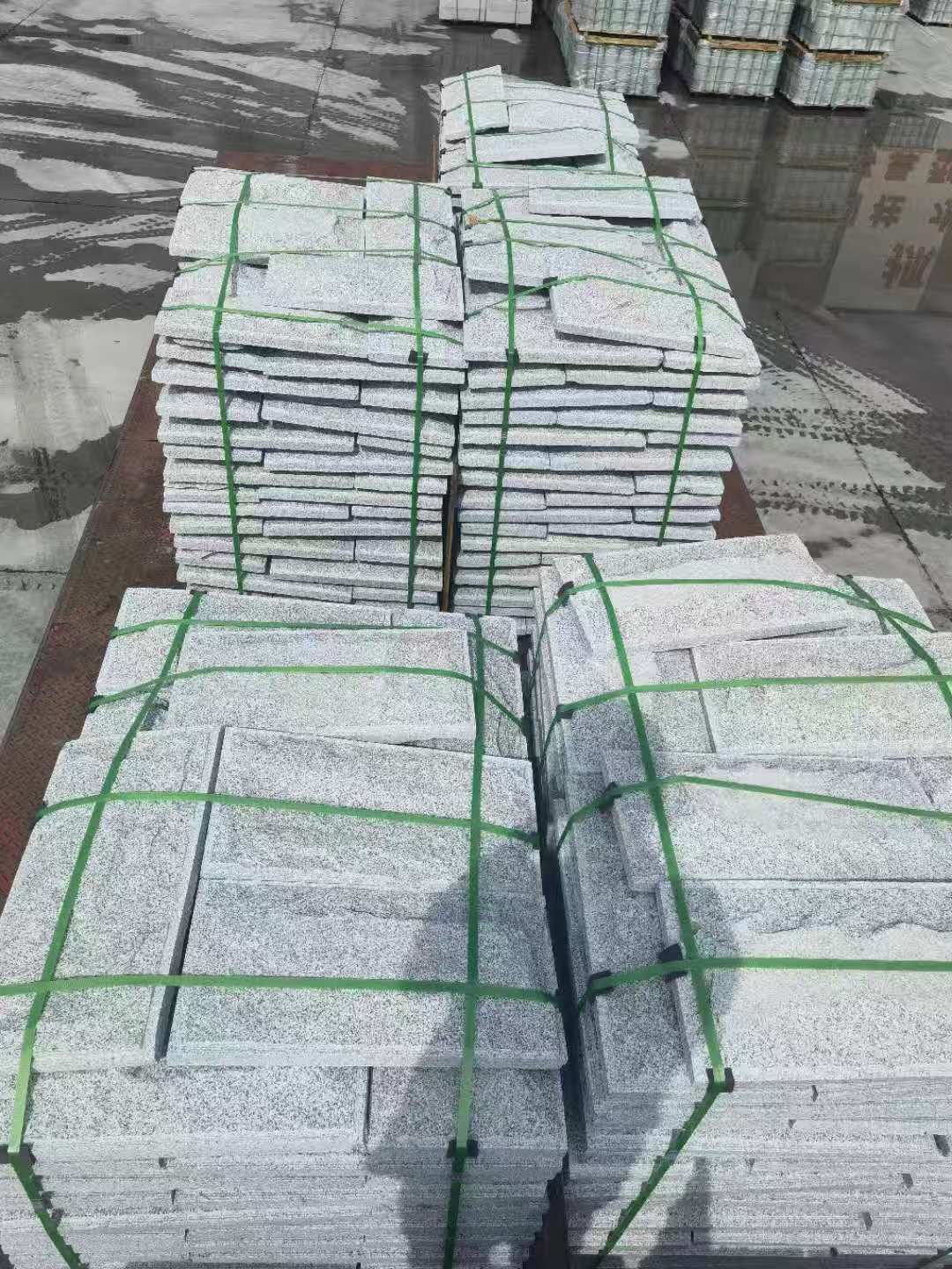 商洛 芝麻白蘑菇石装车出货