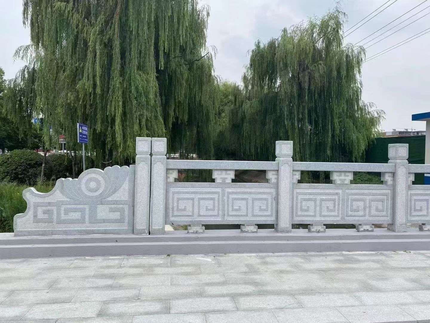 商洛 芝麻灰桥栏杆、河道栏杆安装效果