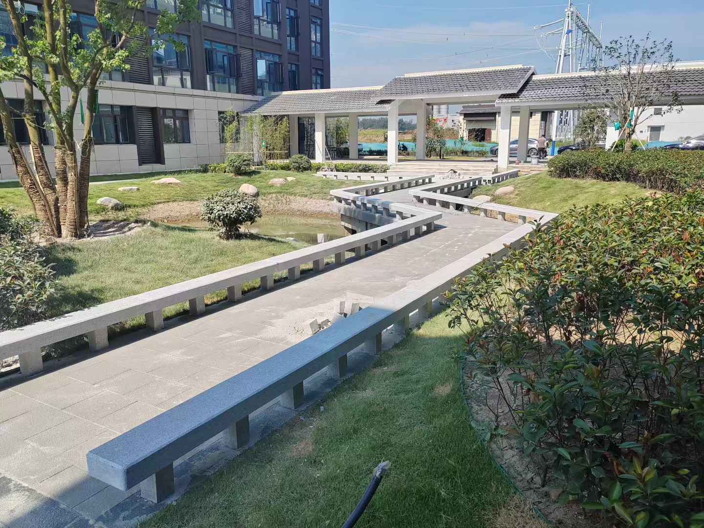 商洛 芝麻灰小区坐凳&栏杆安装效果