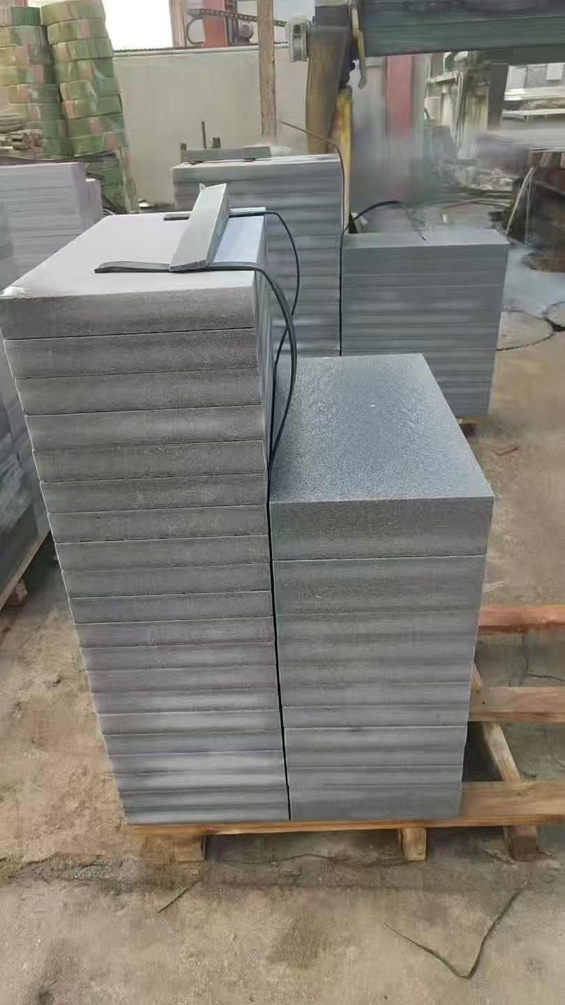 商洛 芝麻灰火烧面300*600*50地铺石材